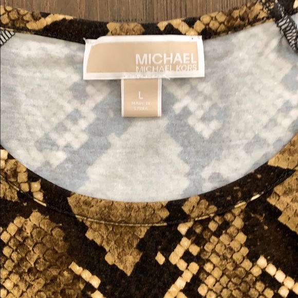 Michael Kors Snake Pattern Top 🖤 - Picture 2 of 4